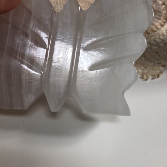 ⭐️Host Pick⭐️- Glass Butterfly Napkin holder - Picture 15 of 16